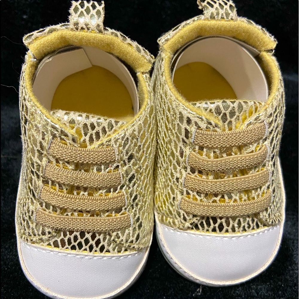 My First Shoes Gold and white Baby Girl
